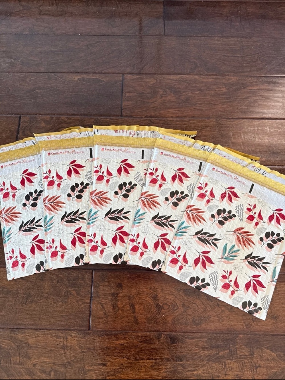 20 Pack - 8.5x12” XL Beautiful Fall Leaves 🍁 Bubble Mailers